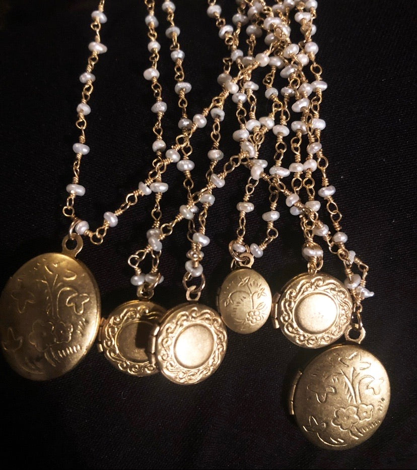 Pearl Chain Vintage Locket Necklace