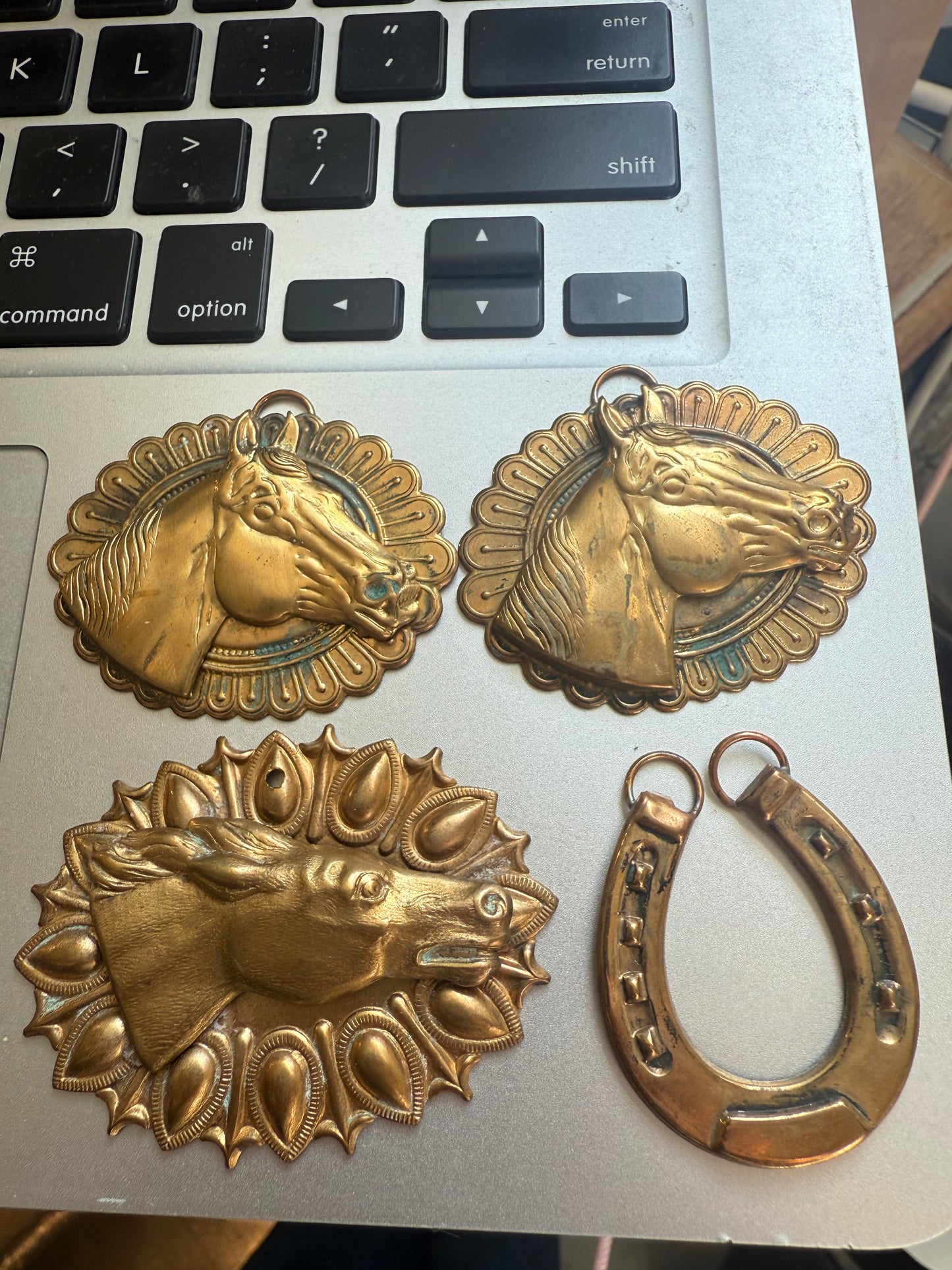 Horse shoe charm